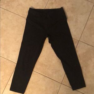 Victoria’s Secret sport crops. Size small